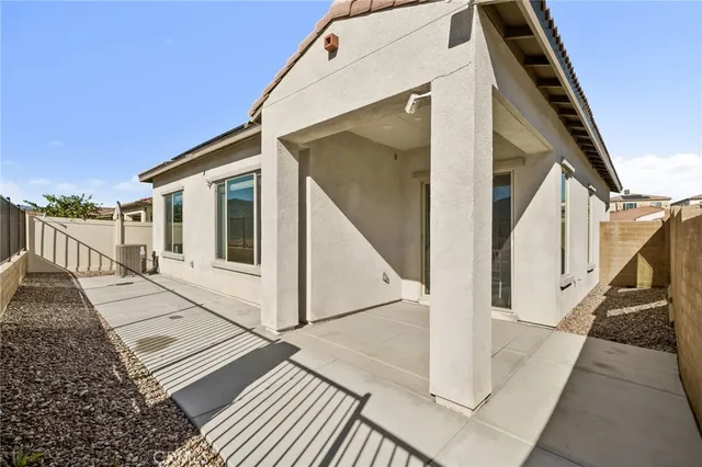 $580,000 | 11957 Shadeland Drive, Corona, CA 92883