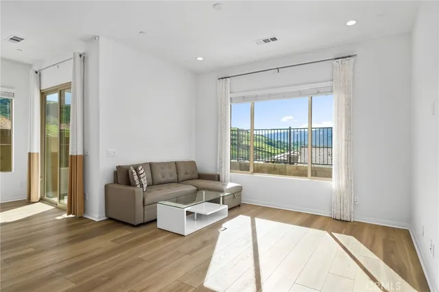 $580,000 | 11957 Shadeland Drive, Corona, CA 92883