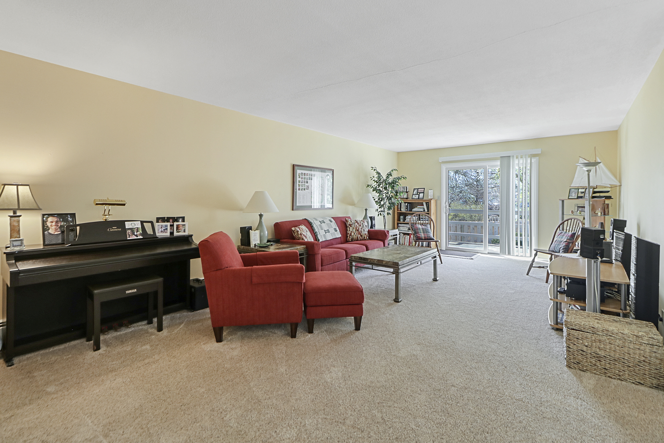 1725 Robert Drive Champaign, IL 61821 - Photo 4 of 18 a living room with furniture and a piano