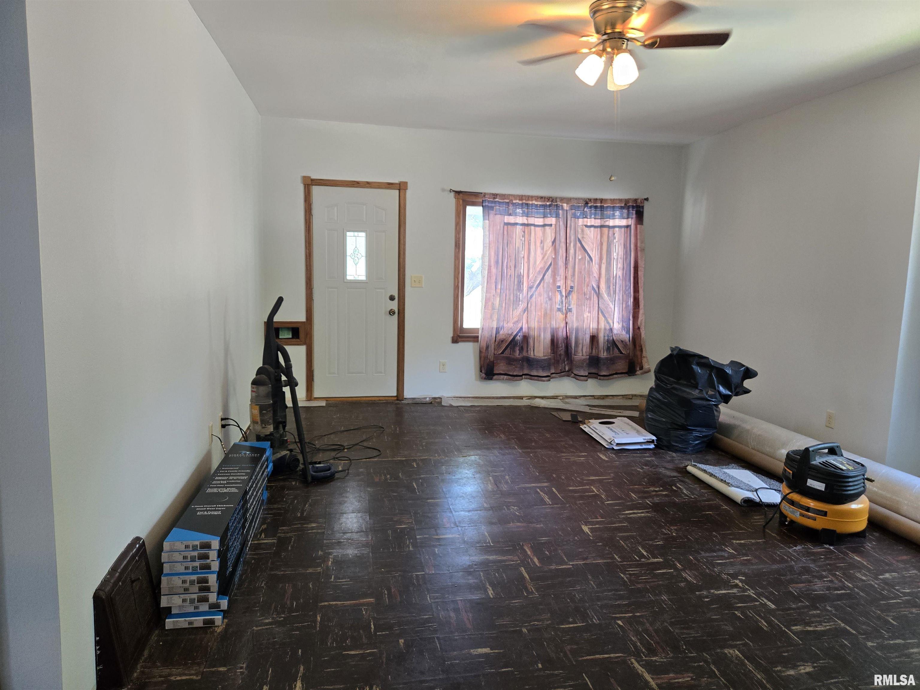 205 East Spruce Street Canton, IL 61520 - Photo 2 of 4