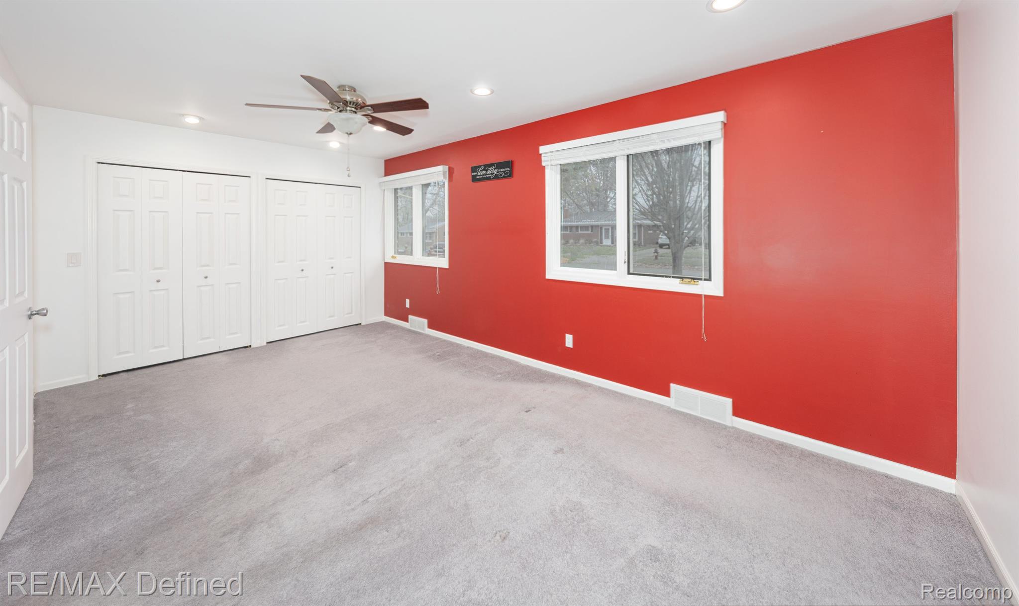 532 Meadow Lane Rochester, MI 48307 - Photo 11 of 22 Oversized Master Bedroom