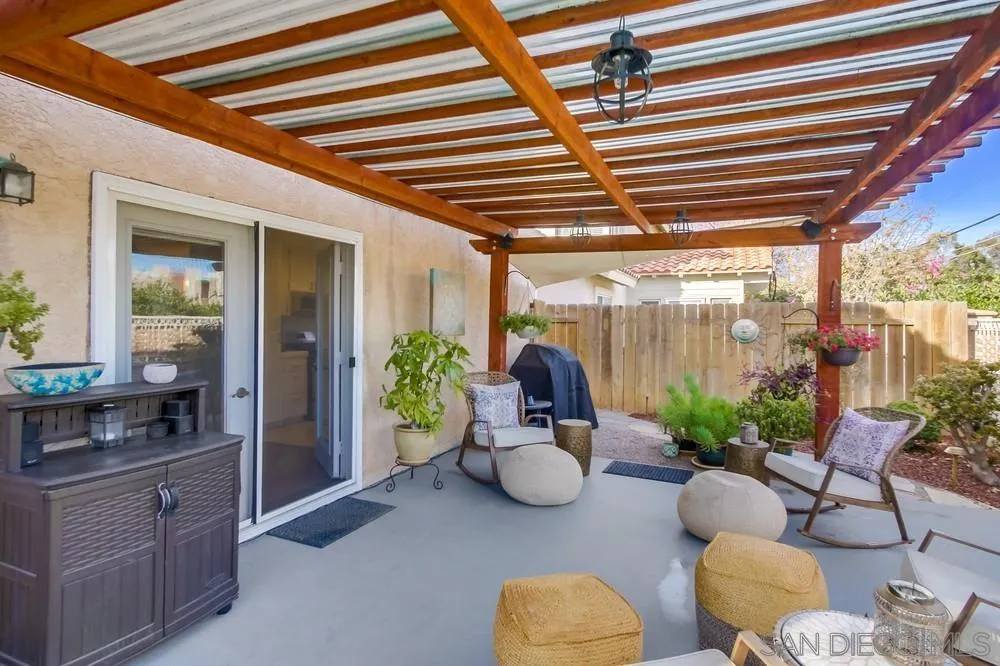 898 Friendly Circle El Cajon, CA 92021 - Photo 33 of 38 a living room filled with furniture and a potted plant