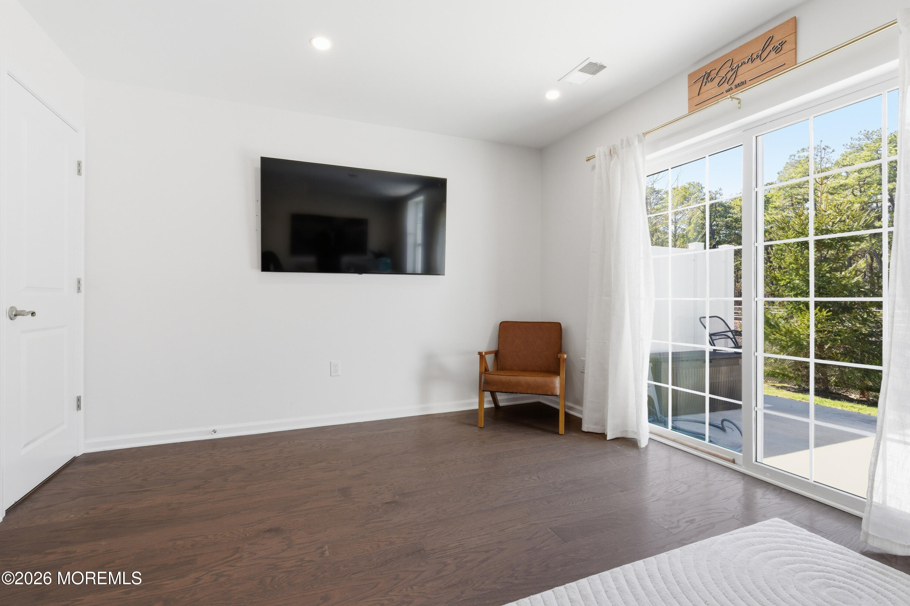 409 Spirit Way Brick, NJ 08723 - Photo 8 of 37 Interior-4