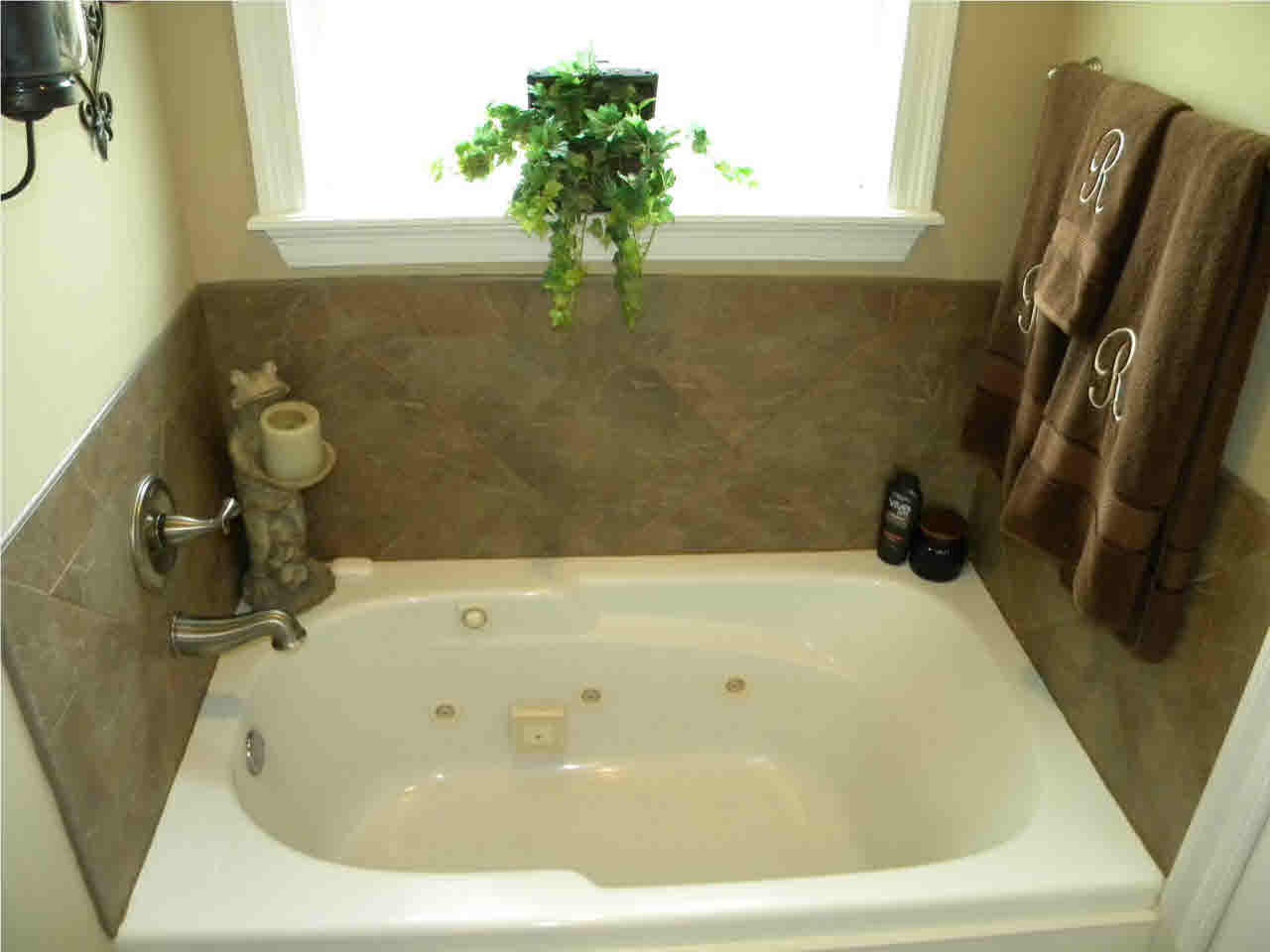 501 Springhill Place Brandon, MS 39047 - Photo 16 of 20 Master Bath