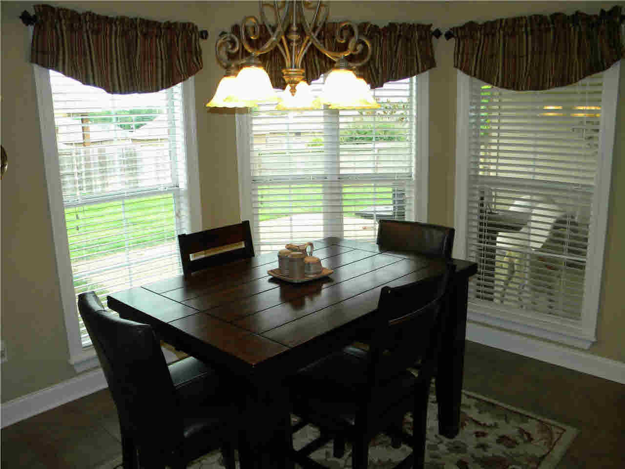 501 Springhill Place Brandon, MS 39047 - Photo 9 of 20 Dining looking out back