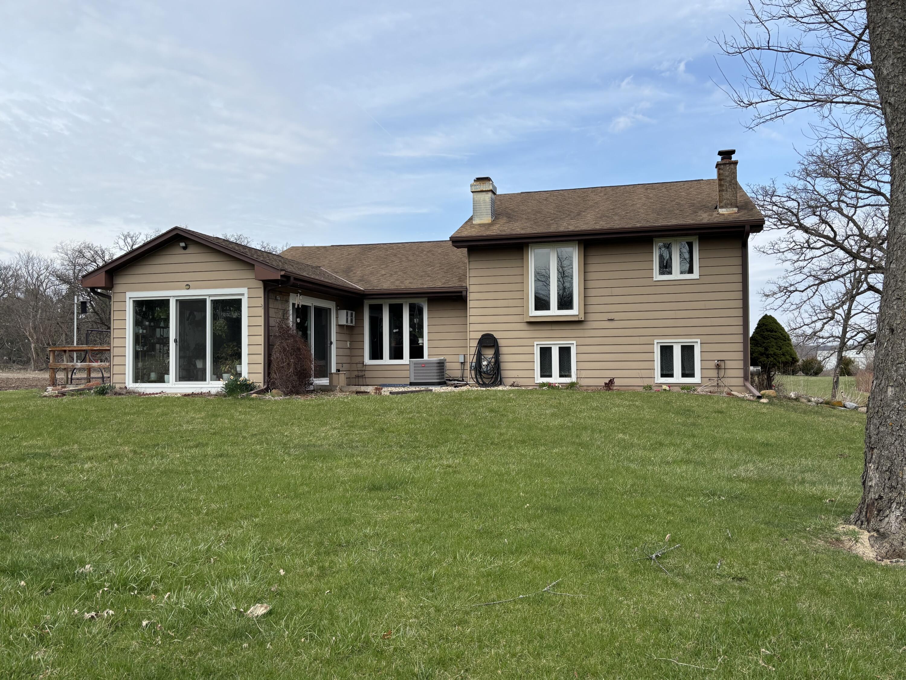 3377 North Hackbarth Road Janesville, WI 53548 - Photo 8 of 55 IMG_5588