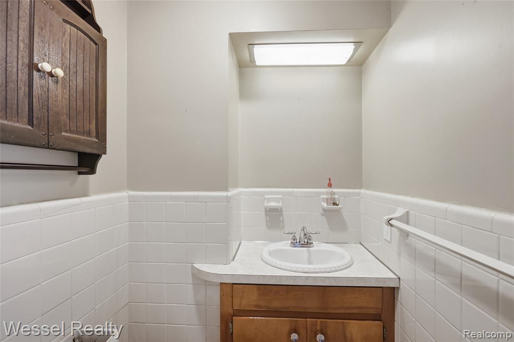 28771 Bunert Road Warren, MI 48088 - Photo 18 of 43