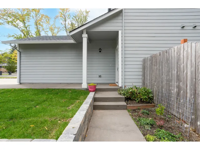 a house view with a backyard space