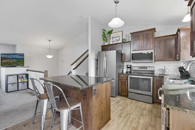 $339,900 | 921 Cedar Avenue North, Maple Lake, MN 55358