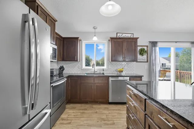 $339,900 | 921 Cedar Avenue North, Maple Lake, MN 55358