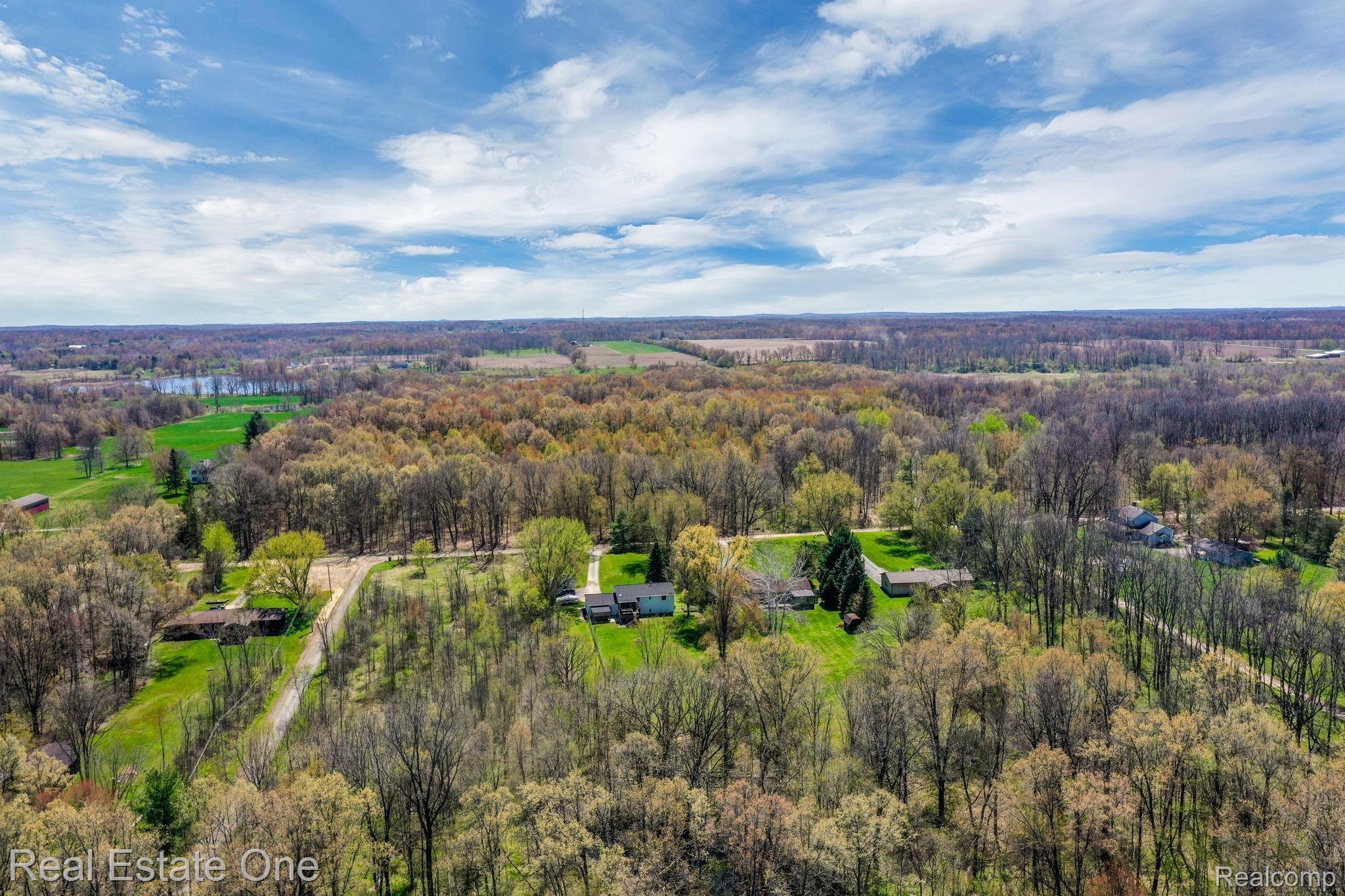 6645 Dunn Road Howell, MI 48855 - Photo 6 of 47 ...