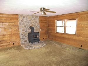 639 Riley Boulevard Bedford, IN 47421 - Photo 2 of 3