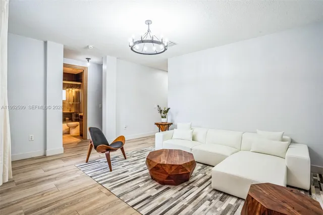 $815,000 | 15619 Southwest 14th Street, Miami, FL 33194