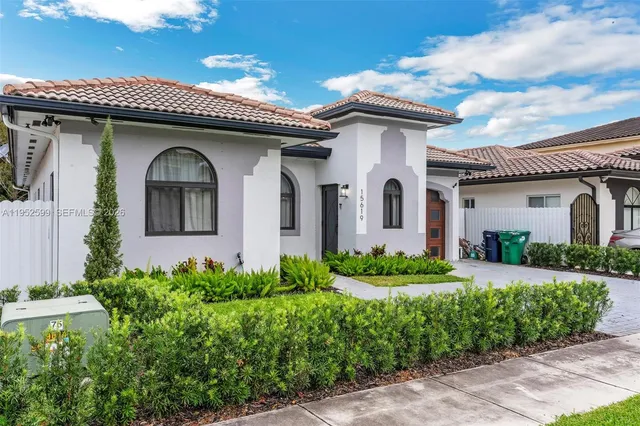 $815,000 | 15619 Southwest 14th Street, Miami, FL 33194