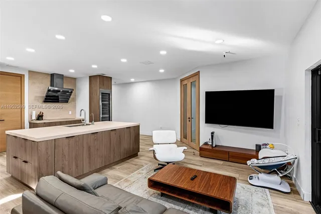 $815,000 | 15619 Southwest 14th Street, Miami, FL 33194