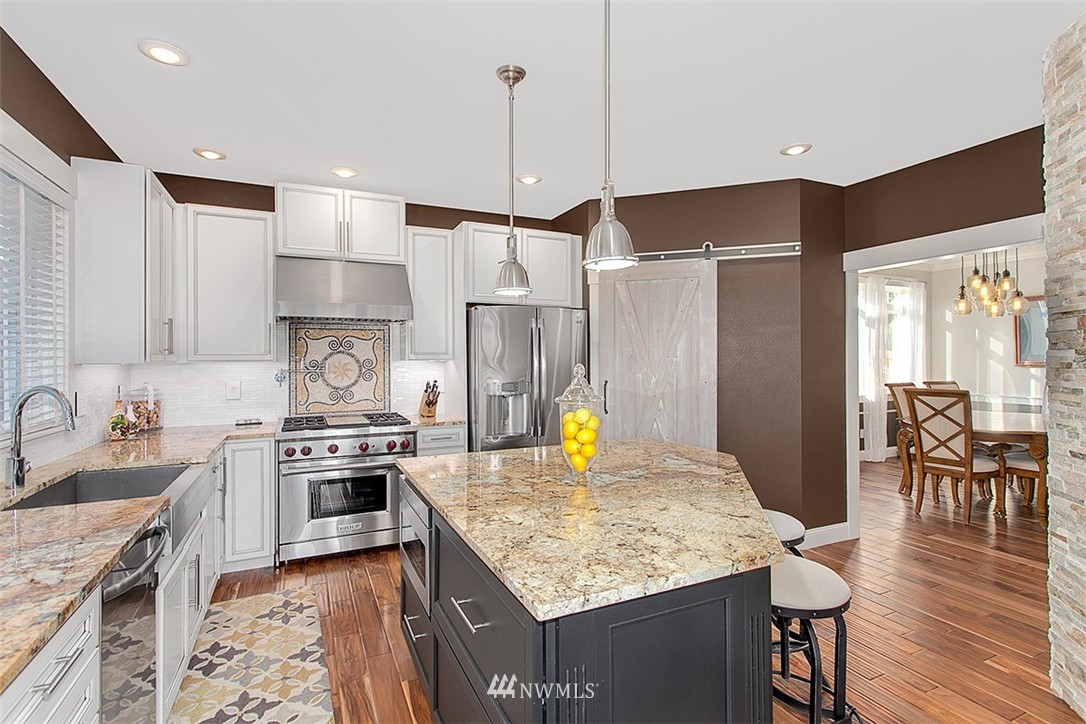 912 North 27th Place Renton, WA 98056 - Photo 3 of 23