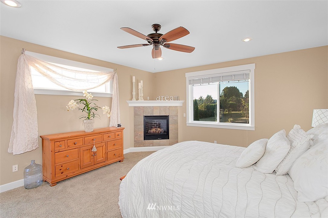 912 North 27th Place Renton, WA 98056 - Photo 10 of 23