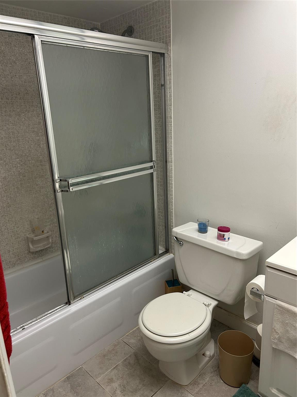 2720 North Pine Island Road, Unit 103 Sunrise, FL 33322 - Photo 7 of 17 Guest bathroom