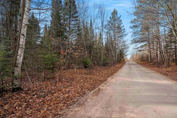 $949,900 | W8951 Pence Lake Road, Deerbrook, WI 54424