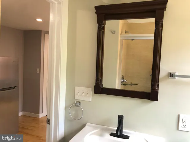 $900 | 338 South 16th Street, Unit 6, Philadelphia, PA 19102