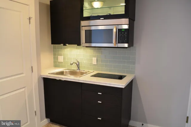 $900 | 338 South 16th Street, Unit 6, Philadelphia, PA 19102
