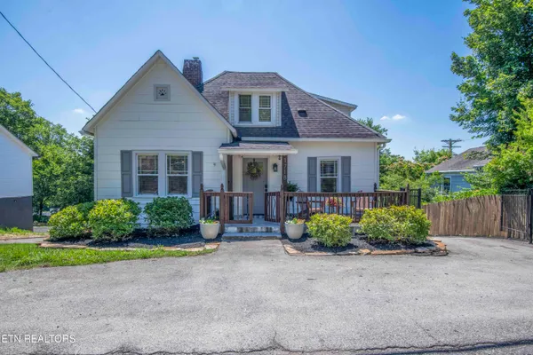$369,900 | 1718 Spring Street, Powell, TN 37849