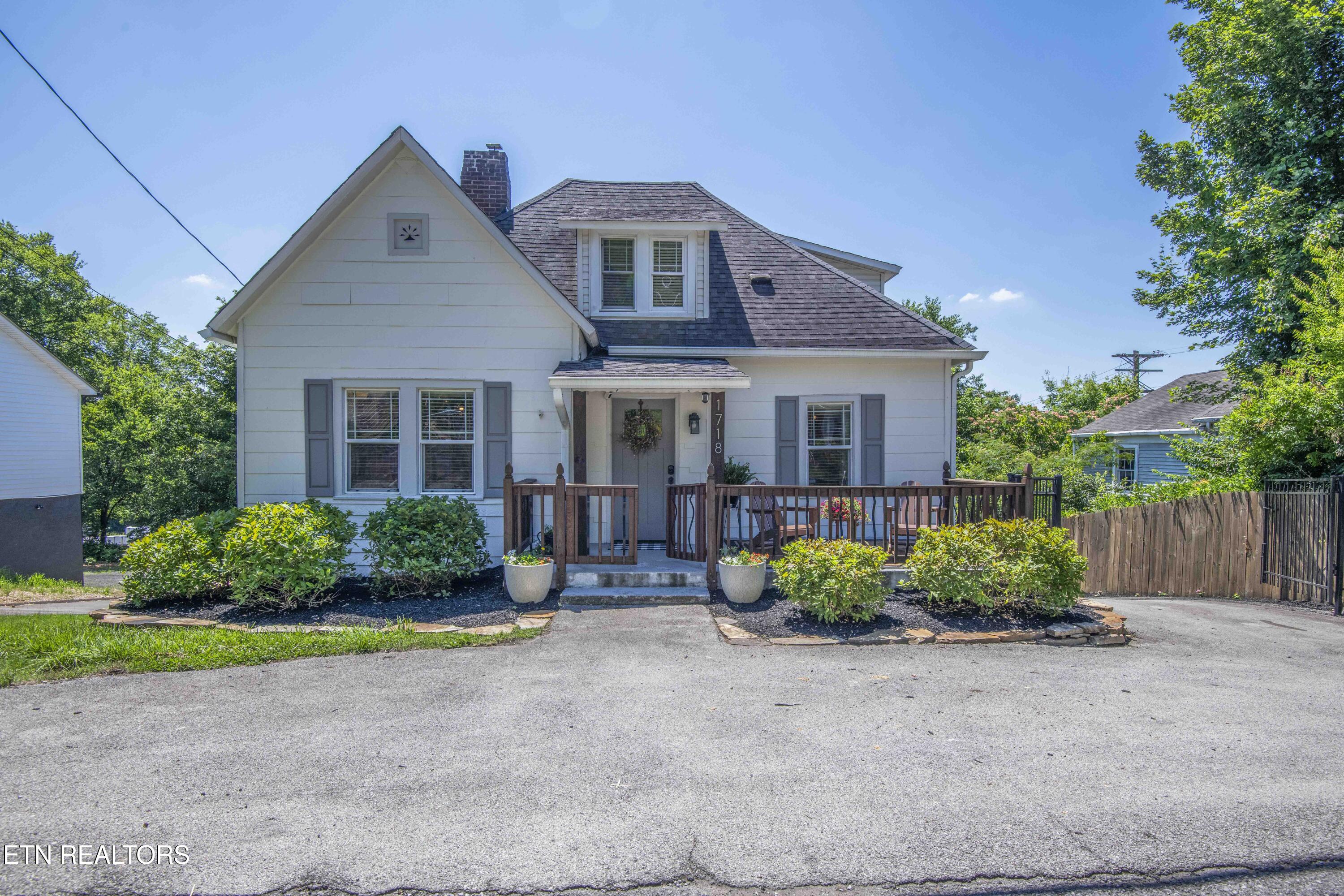 1718 Spring Street Powell, TN 37849 - Photo 1 of 21 1_1