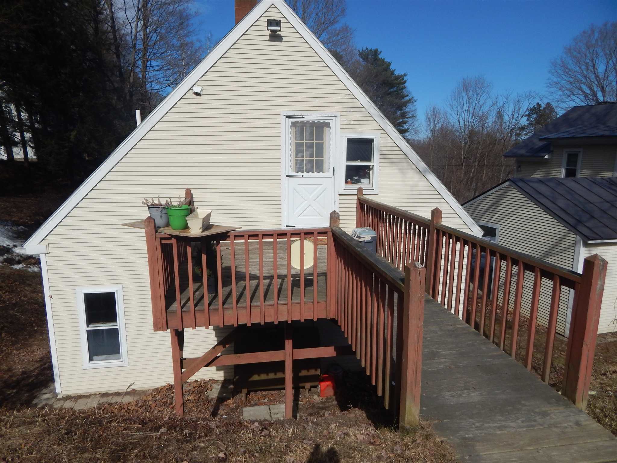 25 Sherwin Avenue Windsor, VT 05089 - Photo 4 of 32