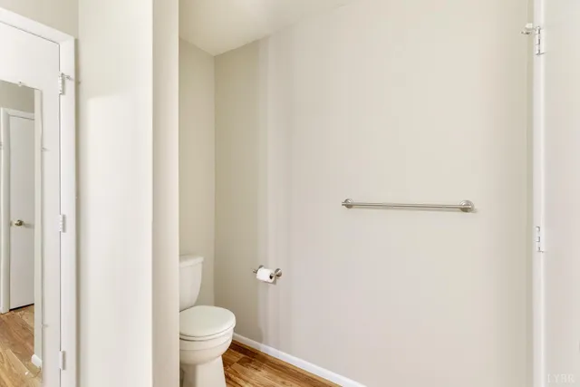 a bathroom with a toilet
