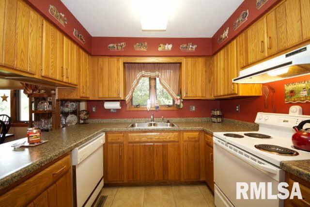 735 Vines Road Cobden, IL 62920 - Photo 3 of 24 Gallery Image 3