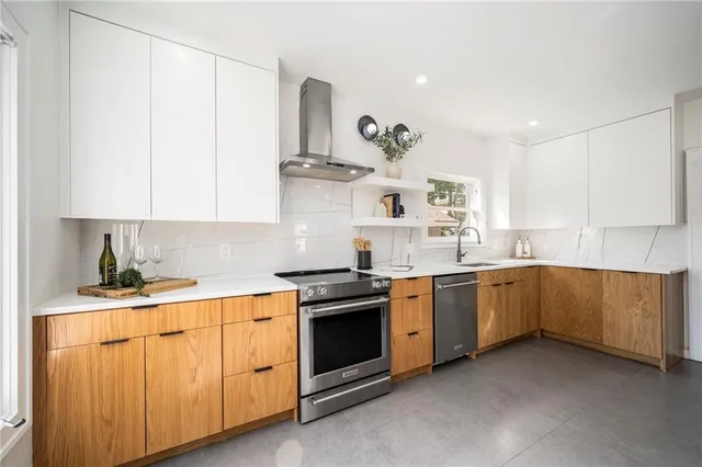 $675,000 | 1407 West 50 Street, Kansas City, MO 64112