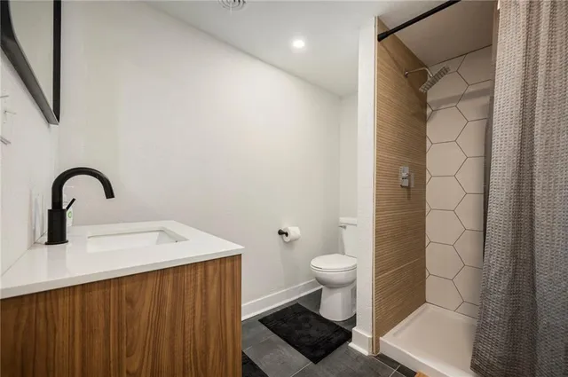 $675,000 | 1407 West 50 Street, Kansas City, MO 64112