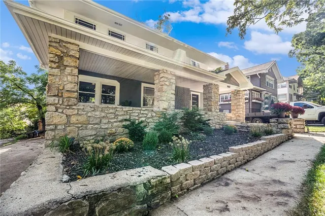 $675,000 | 1407 West 50 Street, Kansas City, MO 64112