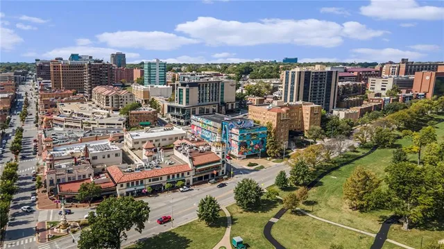 $675,000 | 1407 West 50 Street, Kansas City, MO 64112