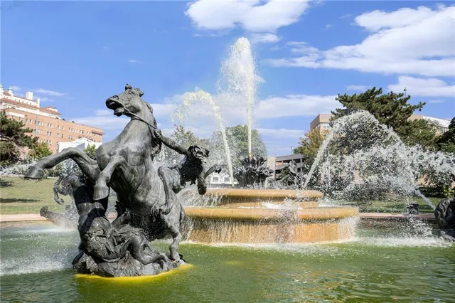 $675,000 | 1407 West 50 Street, Kansas City, MO 64112