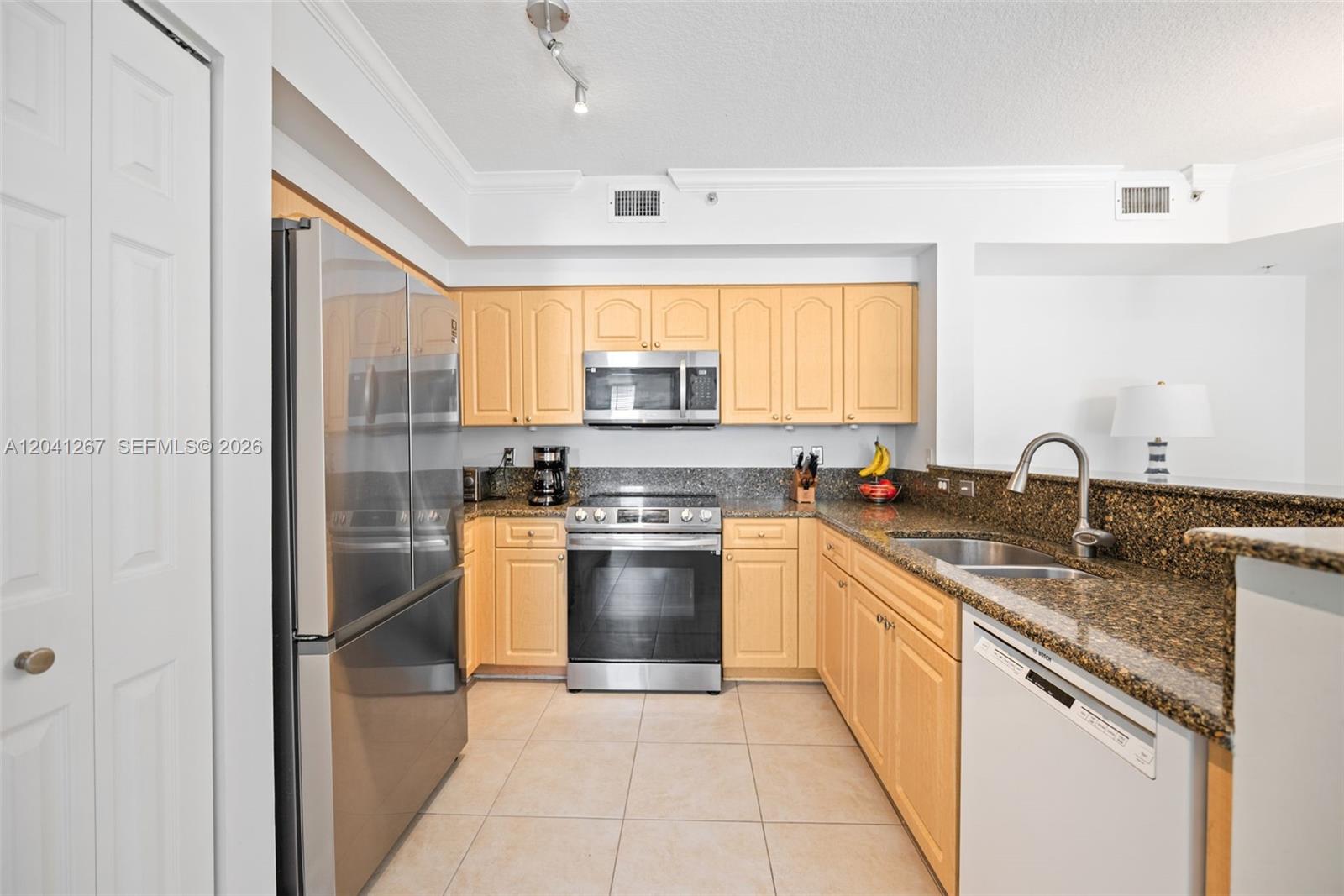 6861 Southwest 44th Street, Unit 202 Miami, FL 33155 - Photo 12 of 37