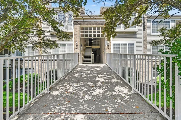 $160,000 | 9901 Regatta Drive, Unit 105, Cincinnati, OH 45252