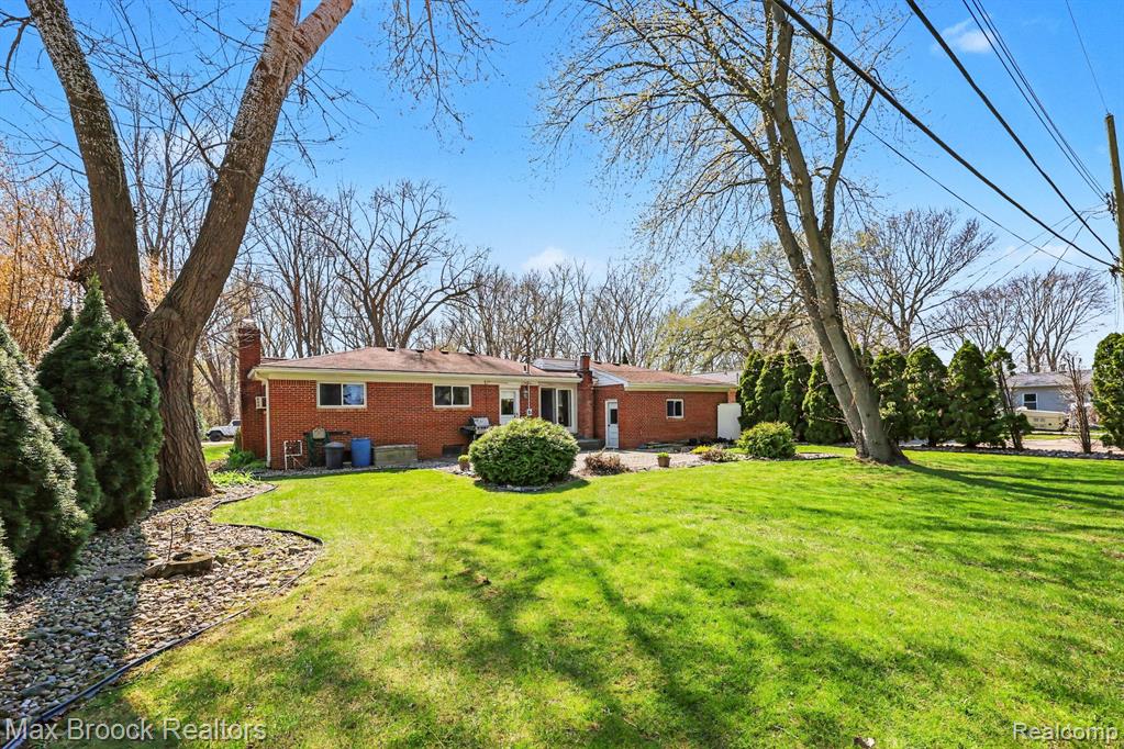 33711 Schneider Road Chesterfield, MI 48047 - Photo 21 of 33 Gallery Image 21