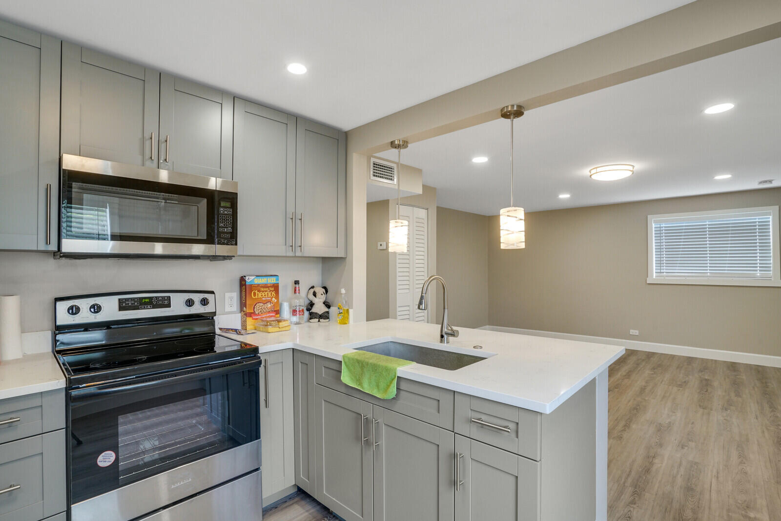 1225 West 10th Street, Unit APARTMENT B Riviera Beach, FL 33404 - Photo 6 of 13 20240801044248515025000000-o