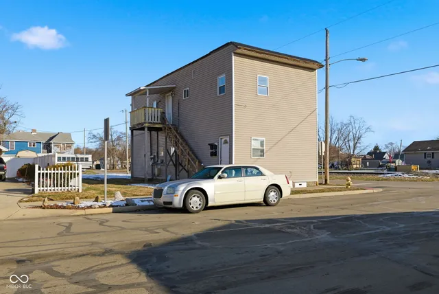 $790,000 | 702 West 5th Street, Anderson, IN 46016