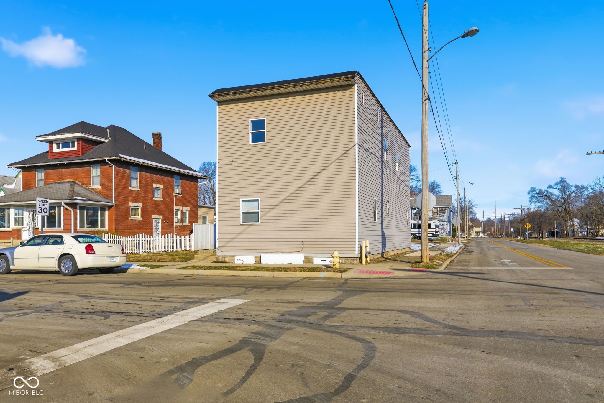 702 West 5th Street Anderson, IN 46016 - Photo 2 of 5