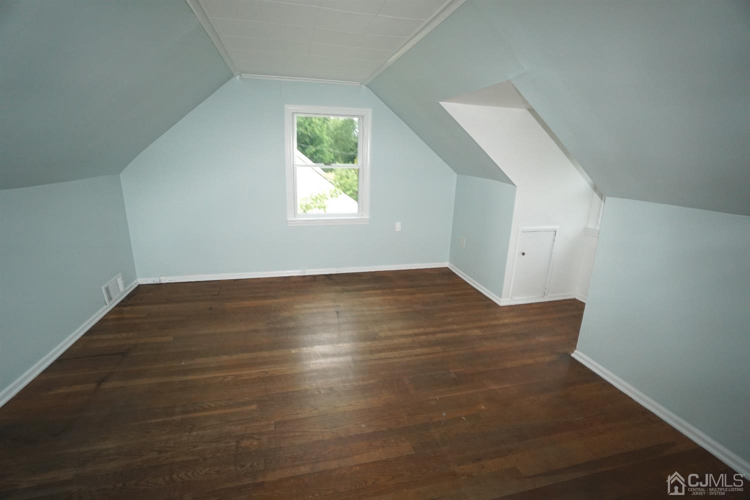 32 Bramhall Road Colonia, NJ 07067 - Photo 15 of 19 Gallery Image 15