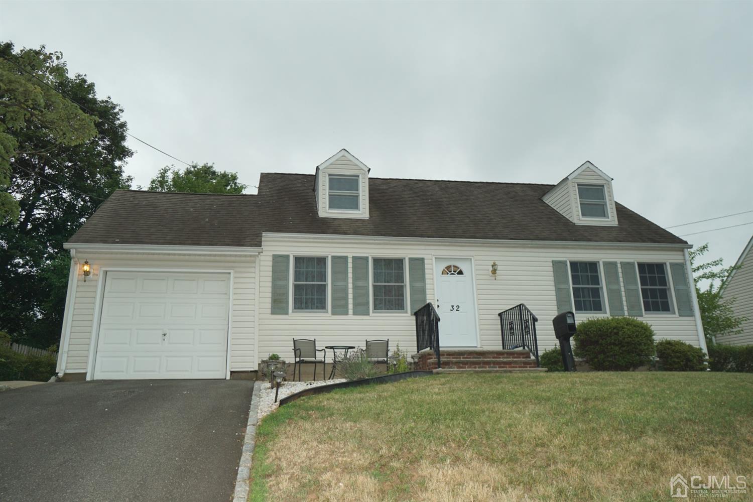 32 Bramhall Road Colonia, NJ 07067 - Photo 3 of 19 Gallery Image 3
