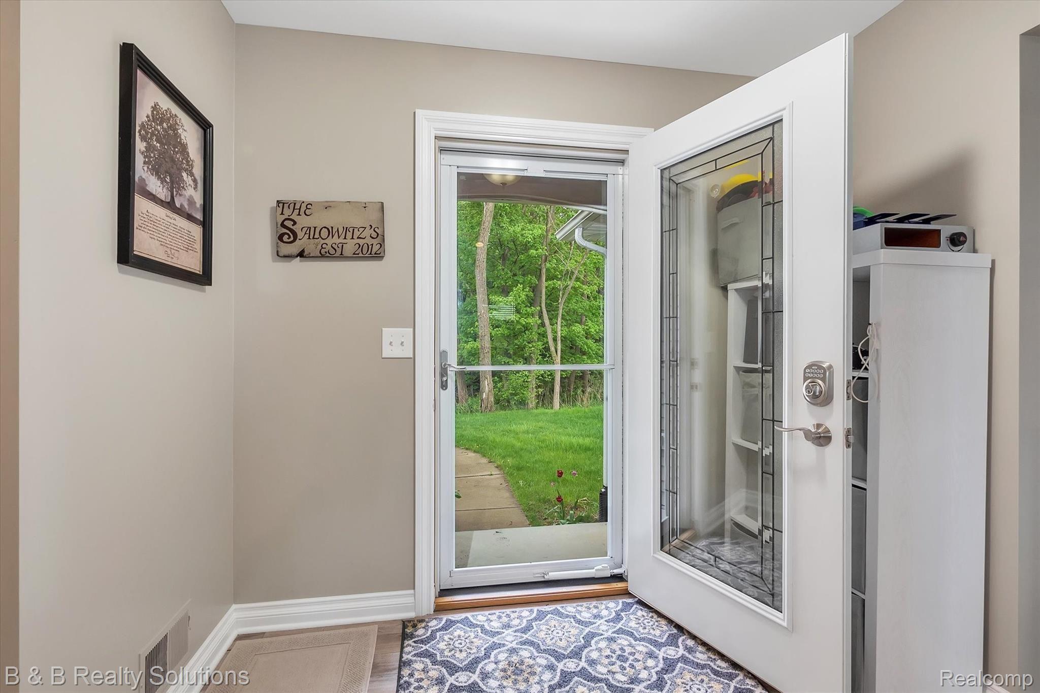 06-6875-General-Squier-Rd-WindowStill-Real-Estate-Photography-6.jpg