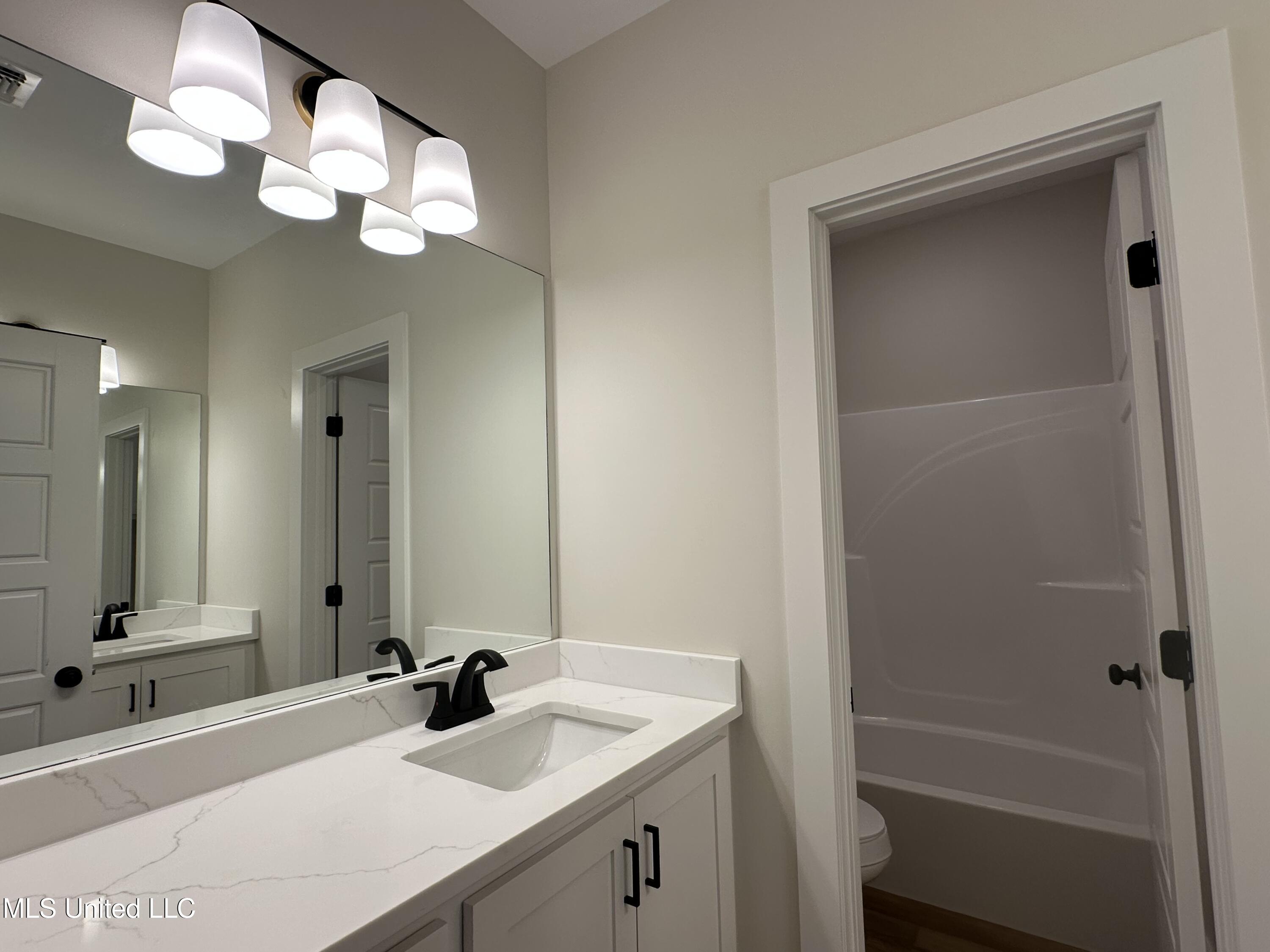 24 Pipestone Sumrall, MS 39482 - Photo 16 of 18 IMG_1599