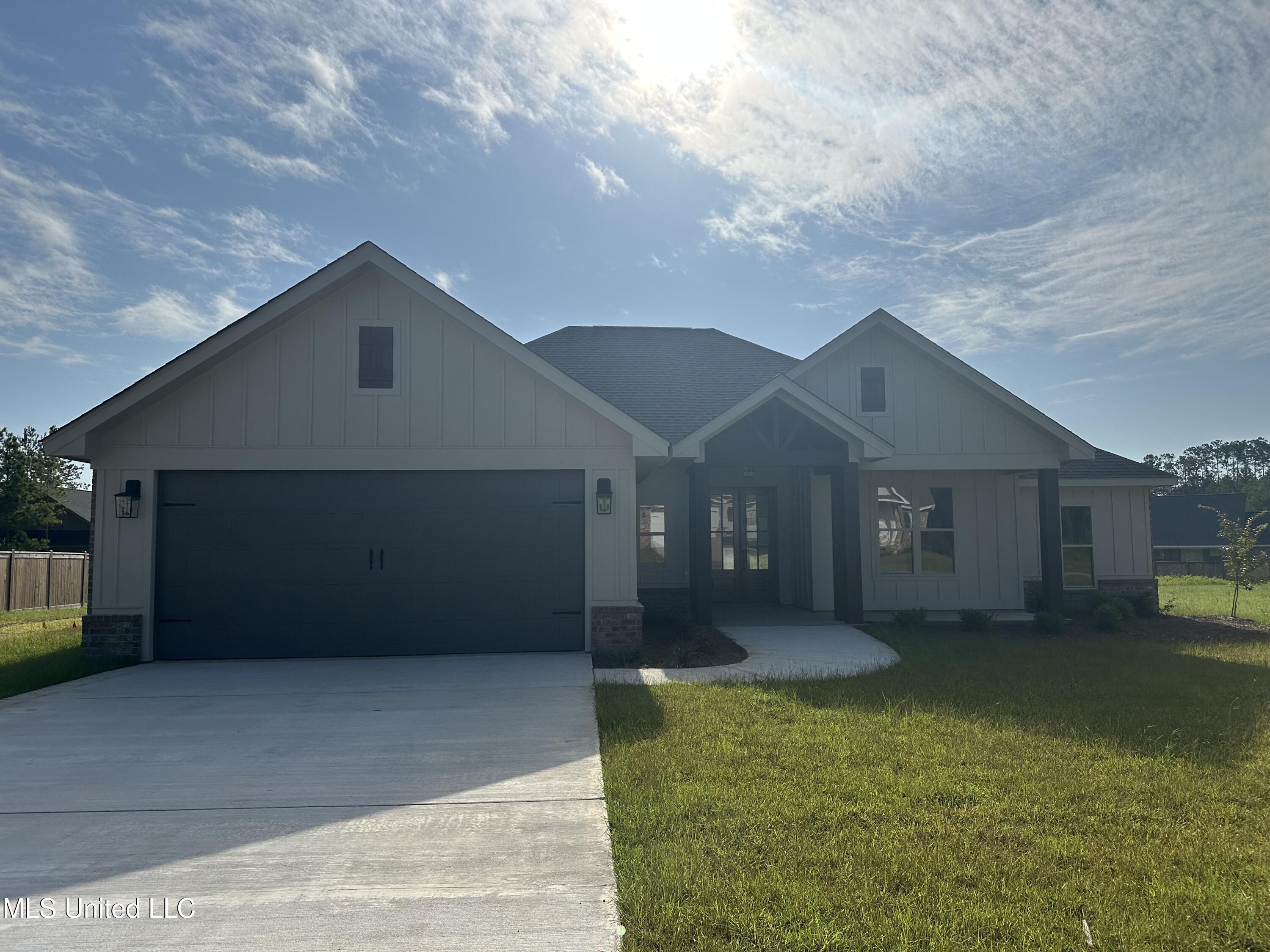 24 Pipestone Sumrall, MS 39482 - Photo 2 of 18 IMG_1615