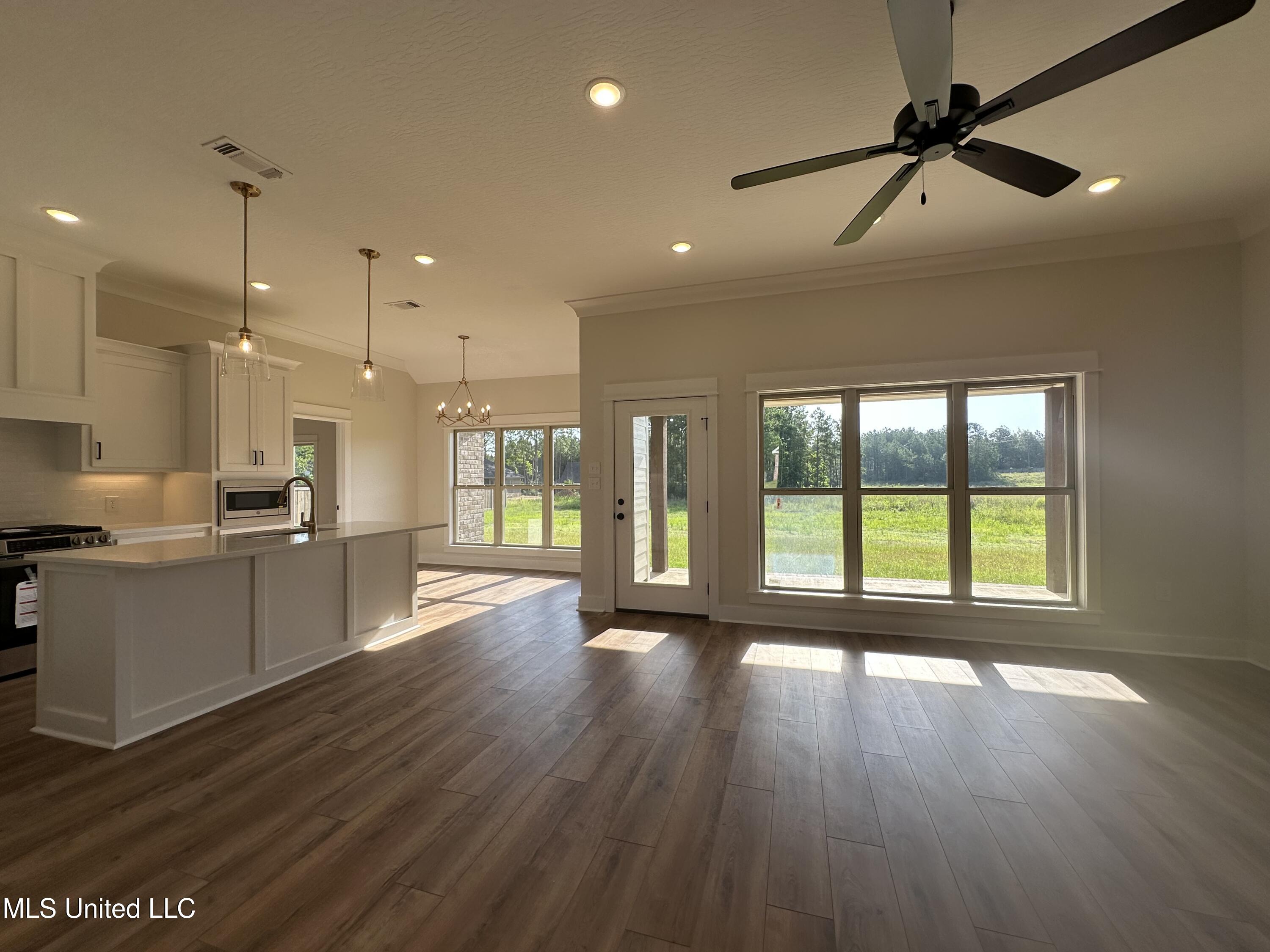 24 Pipestone Sumrall, MS 39482 - Photo 5 of 18 IMG_1602