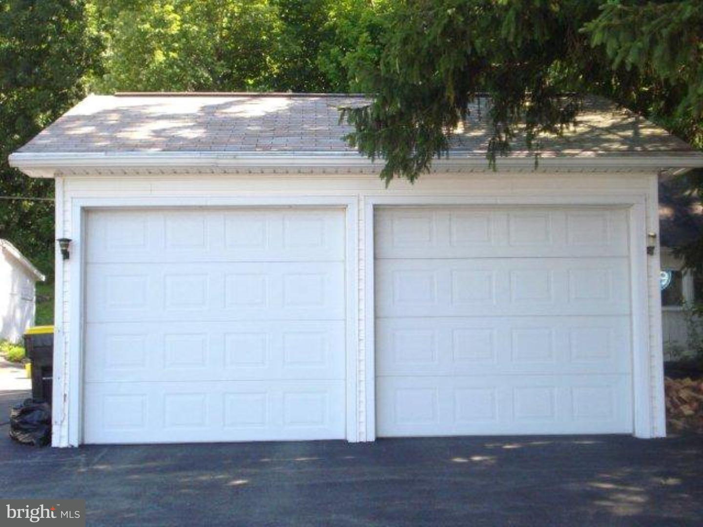 2292 Sunbury Road Ashland, PA 17921 - Photo 2 of 14 Garage