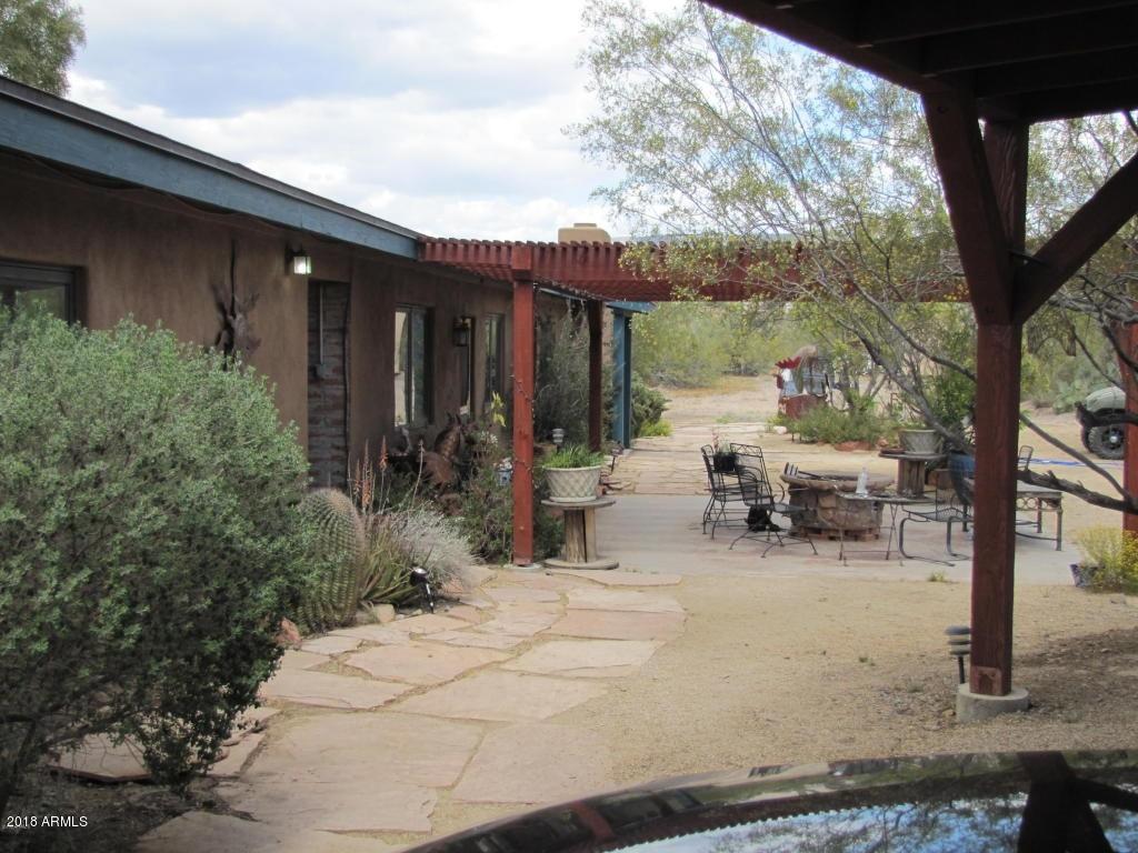 5724 East Saguaro Road Cave Creek, AZ 85331 - Photo 26 of 45 Front of Guest House