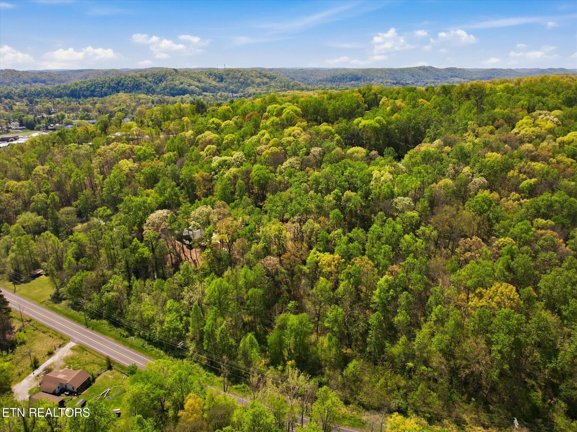 Skyline Drive Clinton, TN 37716 - Photo 6 of 16 Skyline Dr.
